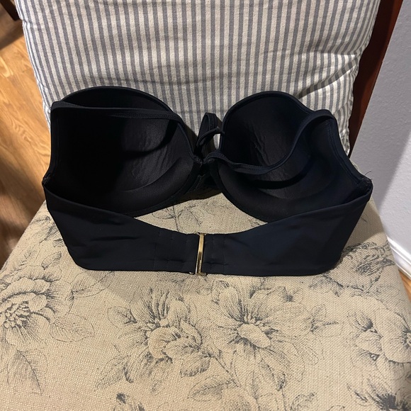 Victoria’s Secret Underwire Push Up Black Bikini Top - Picture 2 of 7